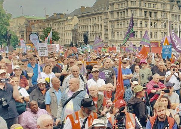 PeterStefanovi2's tweet image. A massive turnout for today’s @The_TUC march &amp;amp; rally in London

I’m sure @BBCNews is giving it wide coverage