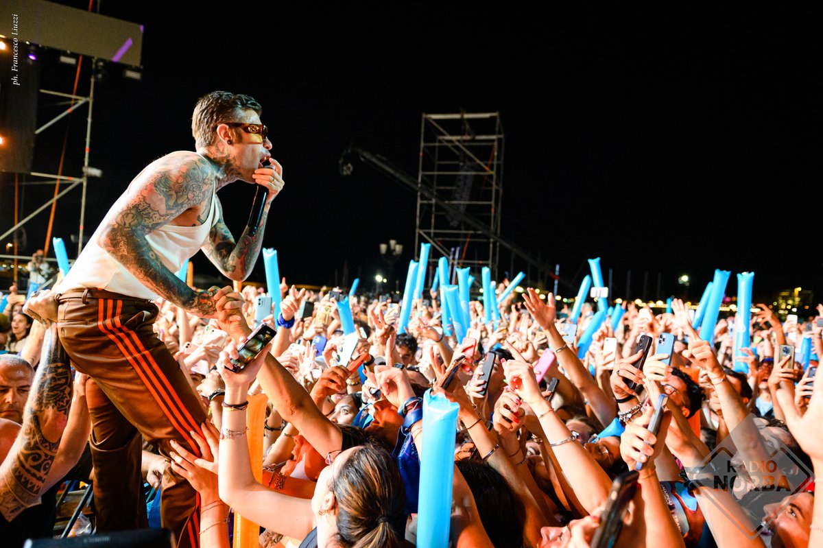 radionorba's tweet photo. @Tananai5  🦦 e @Fedez sul palco del #radionorba Cornetto #battitilive #ladolcevita #sessooccasionale  #bimbiperstrada https://t.co/YrQUXb2T51