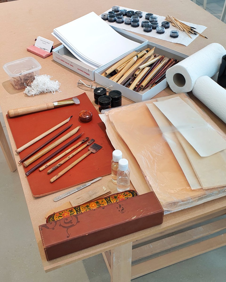 Today we are hosting an Islamic Calligraphy Workshop in our gallery space hosted by Nuria Garcia Masip and Professor Elizabeth Lambourn, <a href="/DrLizLambourn/">Elizabeth Lambourn</a> <a href="/dmuleicester/">dmuleicester</a> 

Such amazing work is going to be created today 🙌
