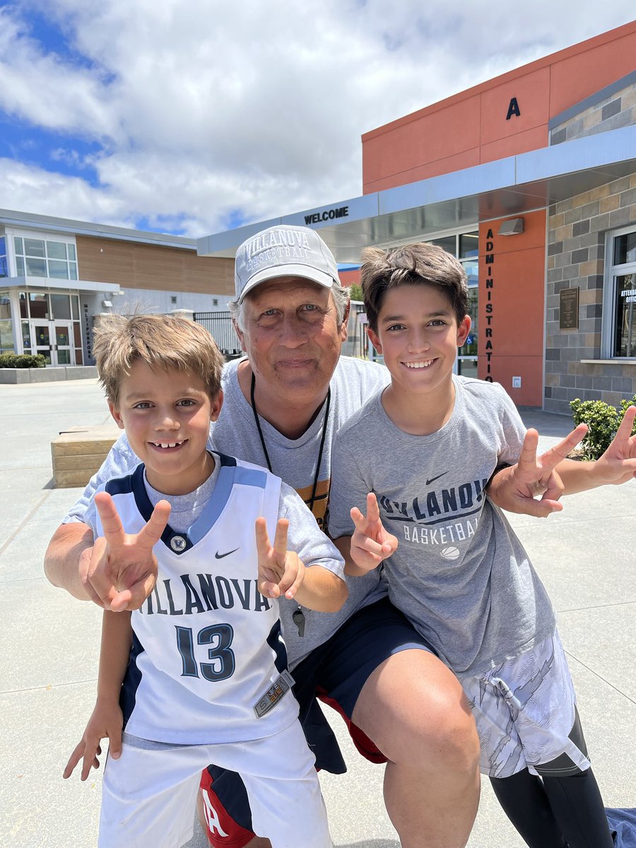 Beautiful ⁦<a href="/NovaMBB/">Villanova MBB</a>⁩ lineage: VU '77 , NBA player , VU HOFer, John Olive with Ed Welsh '66 grandsons, Christine Battenfield '95 sons ,Jason &amp; Eddie Battenfield at Torrey Pines Bball camp ! #once a wildcat always a wildcat!