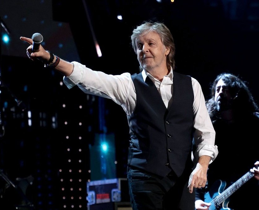vintageslumbers's tweet photo. Wonderful man, an inspiration to lots. My best wishes to you sir, I hope the same love and joy you have given to the world is given to you once more on your birthday! 🎉💜 #McCartney80 https://t.co/4keutXCTJH