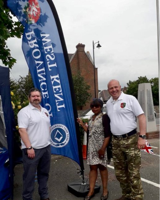 #Dartford #DeputyMayor Cllr Loren Cross also came over to say hello to our #WestKentMasons events team at todays #ArmedForcesDay celebration in #Greenhithe 

#WeAreOpen #JustAsk #Army #Navy #Airforce #Swanscombe