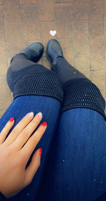 Saturday mornings are made for Pole Dancing 🐒🎼💚 https://t.co/ZSu6K60goc