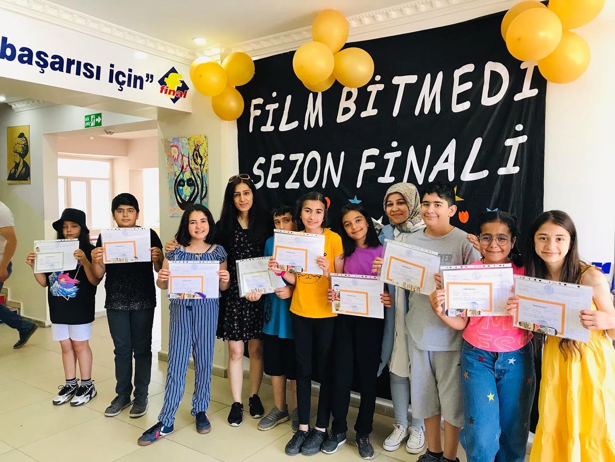 BitlisFinal's tweet photo. 2022 eğitim öğretim yılını salgın hastalıktan uzak, tam zamanlı yüz yüze eğitimle neticelendirdik.Tüm öğrencilerimize iyi tatiller dileriz.Velilerimize, öğretmen ve personelimize de gösterdikleri sabır gayret ve sağduyudan dolayı teşekkür ederiz.
#finalegitimkurumları https://t.co/kJcJYGzOFO