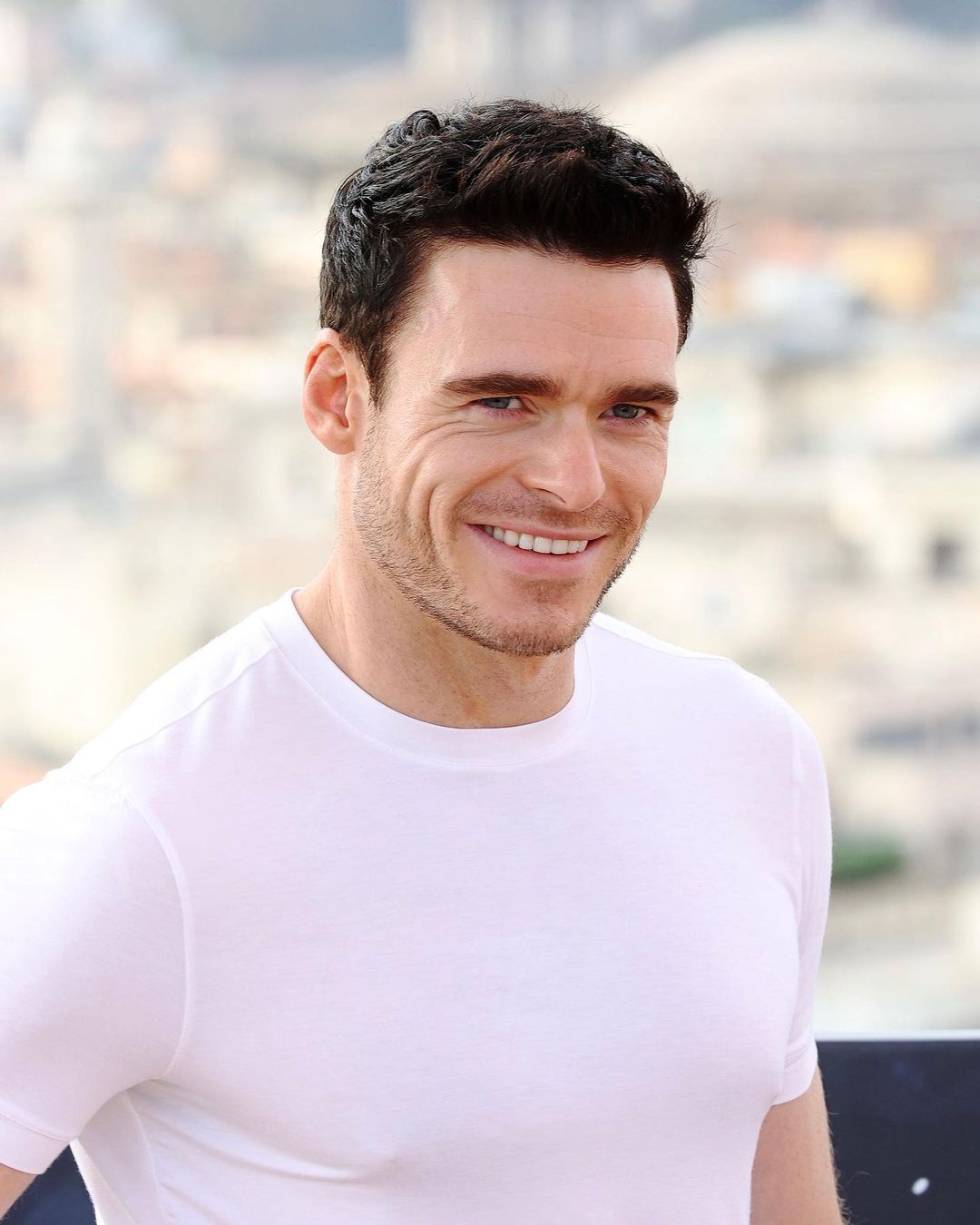 Happy birthday Richard Madden! My favorite King in the North. And Eternals. You should take a chill though. 