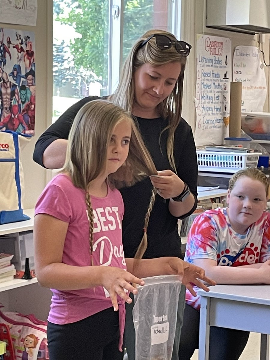 sjfgator's tweet photo. A huge shout out to Michaella, who hopes to raise awareness through donating her hair to make wigs for children who have lost their hair due to cancer treatments. A big thanks to Mr. O’s Gr. 3 class for your support! @WellingtonCath #LoveWithAnOpenHeart https://t.co/KIoLBhRQjU