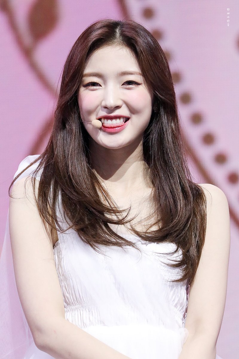 ohmysh_ing's tweet photo. 220328 쇼케이스

우리 사랑둥이 막내 예원아!
생일 너무너무 축하해❤️
앞으로도 더 밝게 빛날 우리 아린이를 항상 응원할게! 너무너무 사랑해❤️
#해피아린데이 #HAPPYARINDAY #오마이걸 #OHMYGIRL #아린 #최예원 #내사랑아똥이 @WM_OHMYGIRL https://t.co/b6vFSDUpvA