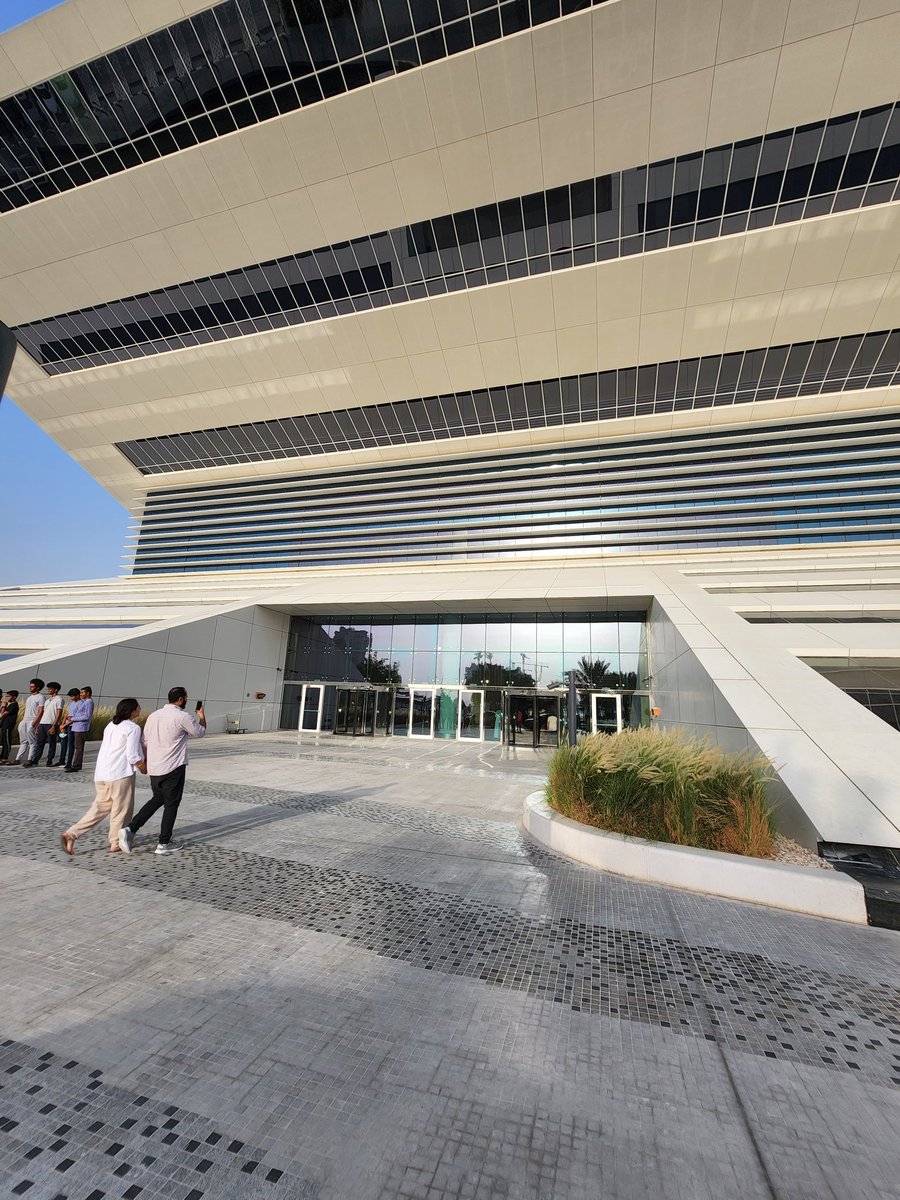 ConsultAyesha's tweet image. Amidst Knowledge..#MBRLibrary in Dubai...