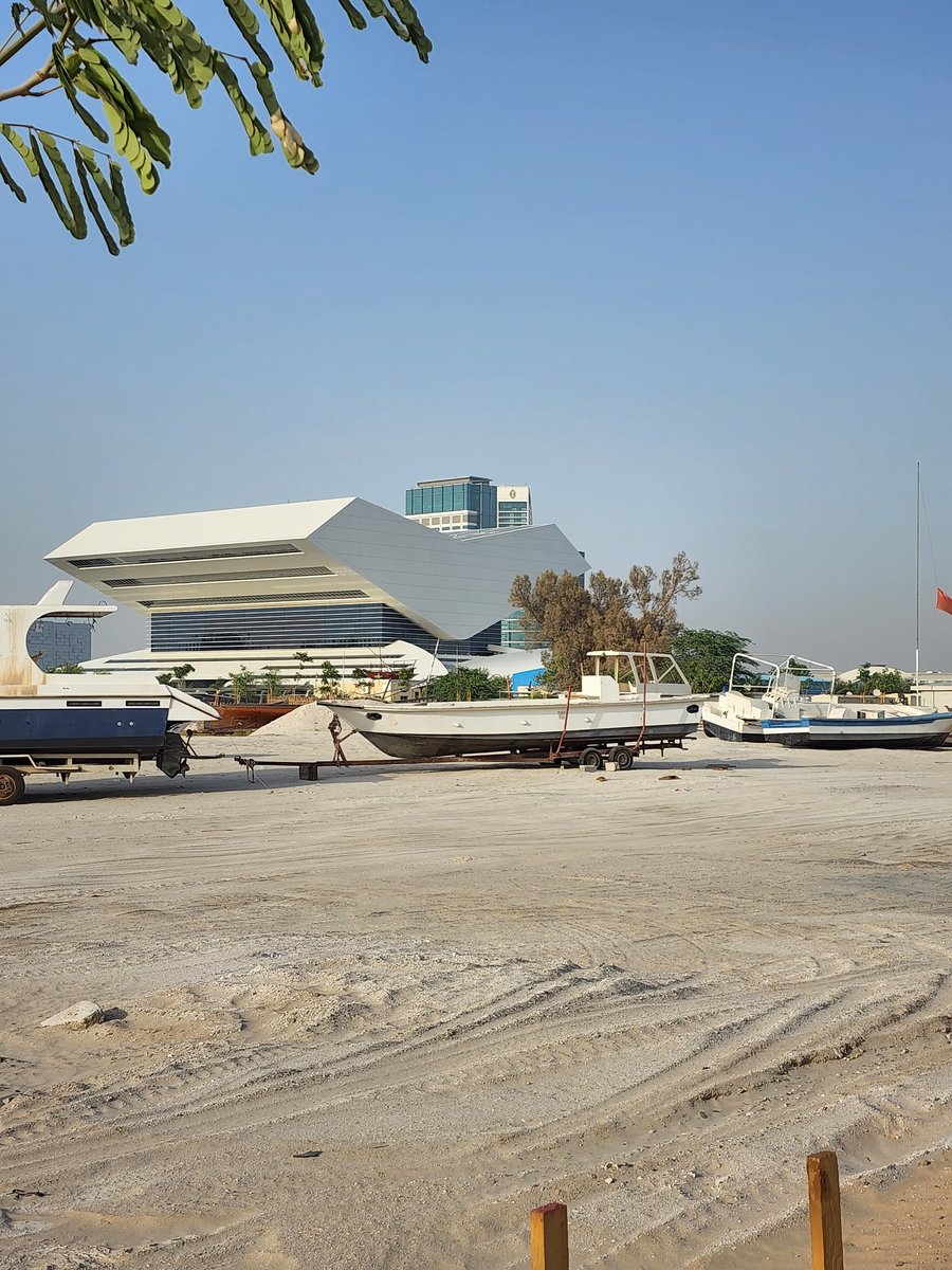 ConsultAyesha's tweet image. Amidst Knowledge..#MBRLibrary in Dubai...