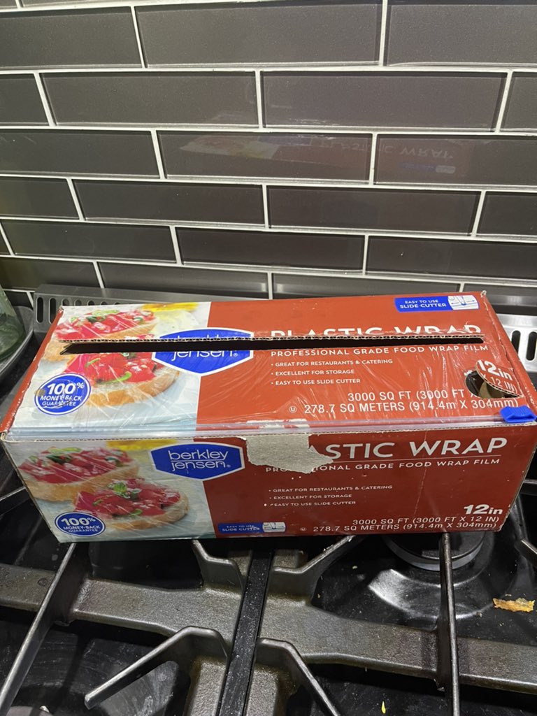 munchie_maker's tweet photo. @1x1_NFT Two years ago I bought this 3000 sq feet with an automatic cutter. I’ve collected some amazing works of art but this is by far my best investment to date. $13 usd. https://t.co/7yFrY4dgXn