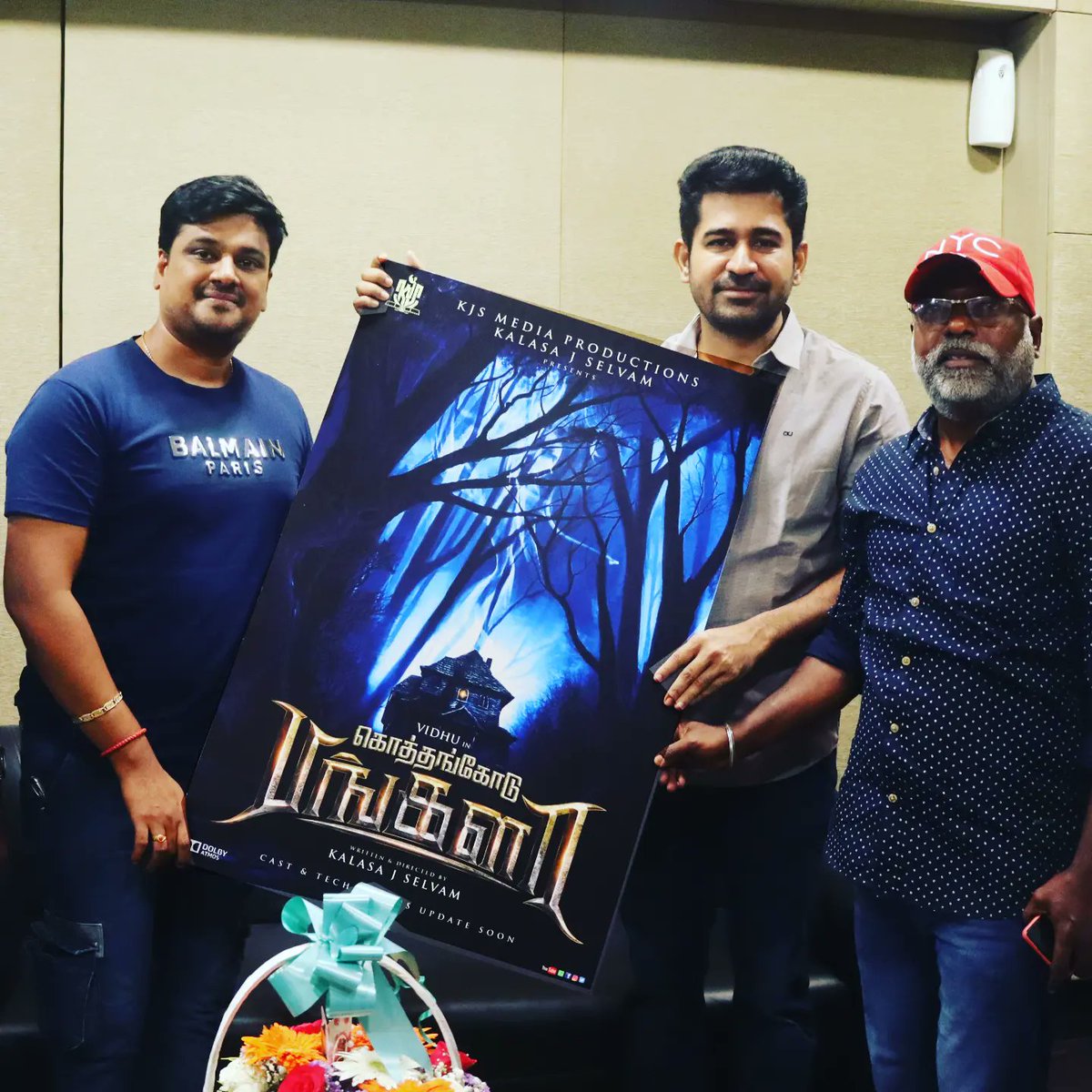 itsmevidhu's tweet photo. Feeling Delighted and Proud to get our Next Movie Title released by you @vijayantony sir #kothangodubunglow @Kjsmediaprod #ProductionNo01 #kalasajselvam starring @itsmevidhu
#horror #comedy #suspence #tamilmovie #CinemaUpdate #title #launch
@MpAnand_PRO https://t.co/YpNezB3RvN