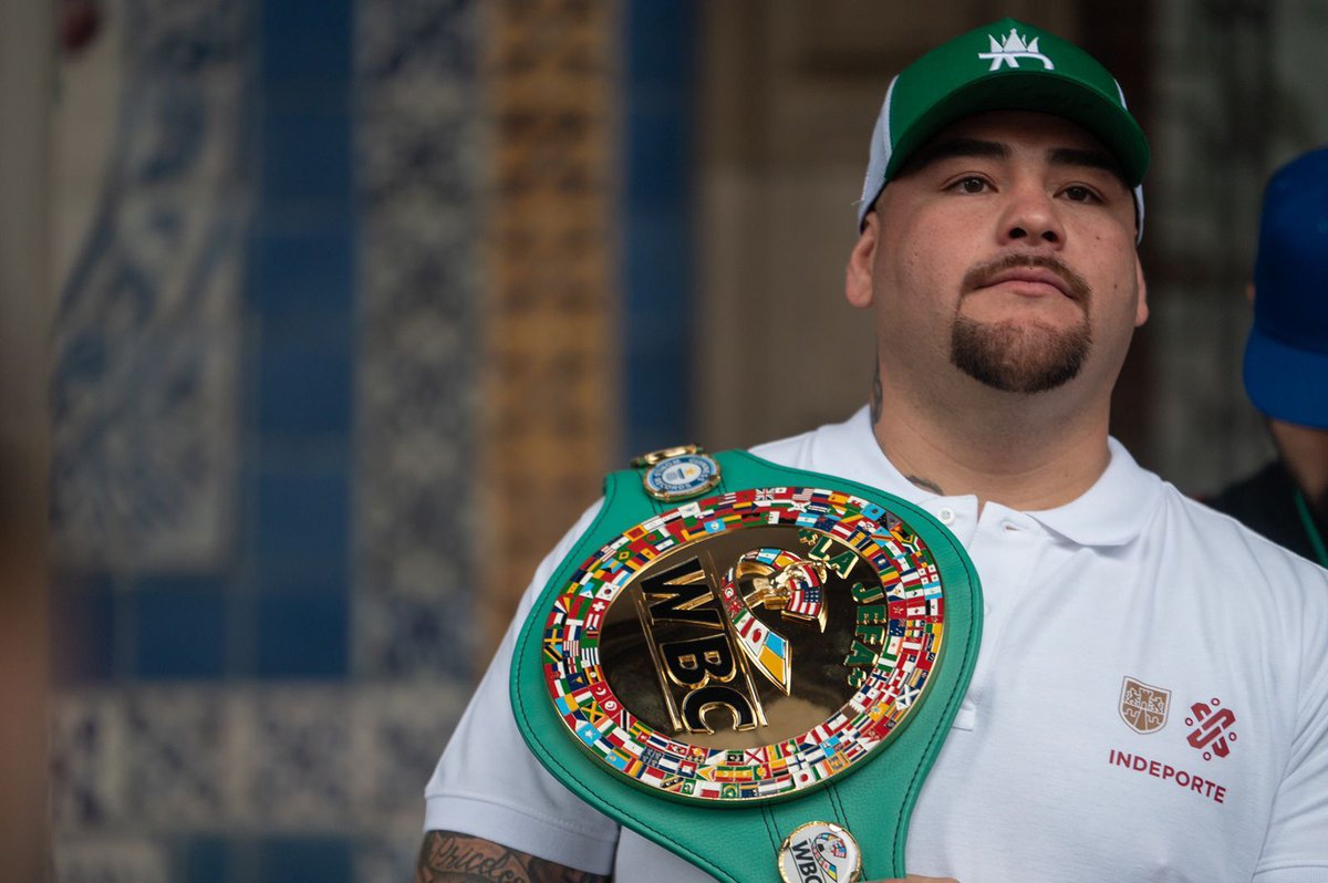 GobCDMX's tweet photo. También Andy Ruiz "@Andy_destroyer1" se hace presente en la #ClaseMasivadeBox para romper el @GWR. https://t.co/NyBLUzMXl4