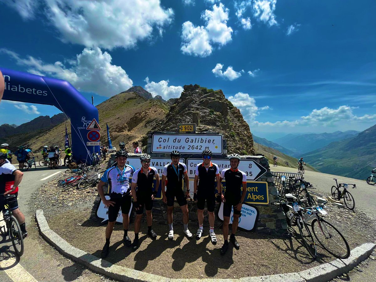 Axxes_IT's tweet photo. Achter elke hoek schuilt een kramp, maar toch overwonnen we de Col du Télégraphe en de Galibier. #climbingforlife https://t.co/vt5Qrx88A7