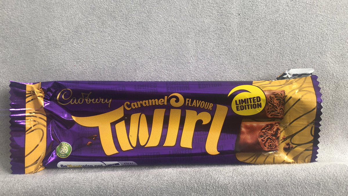 #controltwirlhype #TwirlCaramel @CadburyUK loverly but the orange one is better 😁