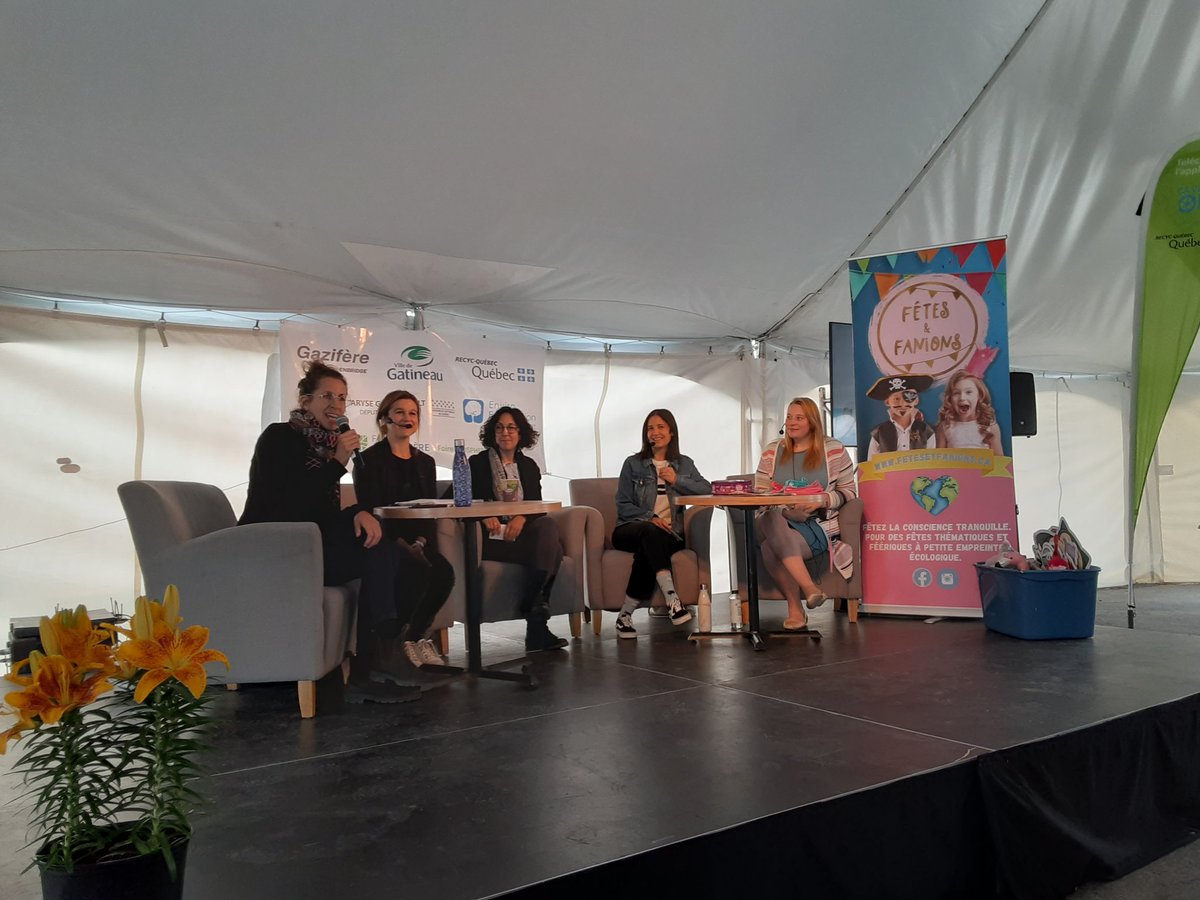 Premier panel ce matin à  la <a href="/foireecosphere/">Foire ÉCOSPHÈRE, Environnement et Écohabitation</a> de Gatineau à la Place des  festivals Zibi å Hull! Suivez-le LiVE sur le Facebook de la Foire! 4 femmes Gatinoises qui expliquent comemnt elles s'y prennent pour "Agir pour l'avenir" !