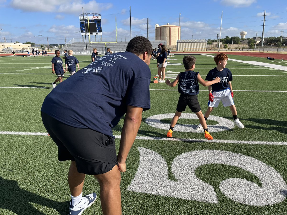 VVinzetta's tweet photo. The first ever @terencesteele78 Youth Football Summer Camp! #SteeleNation #LehnhoffStadium @dallascowboys https://t.co/1ZdHSgLwa2