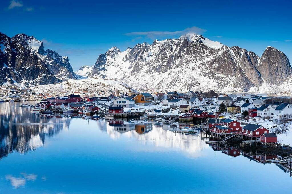 seph33's tweet photo. Miss the weather there 🥵#lofoten #norway #landscapephotography https://t.co/noYBAEJlEa https://t.co/rSgYa9ids7