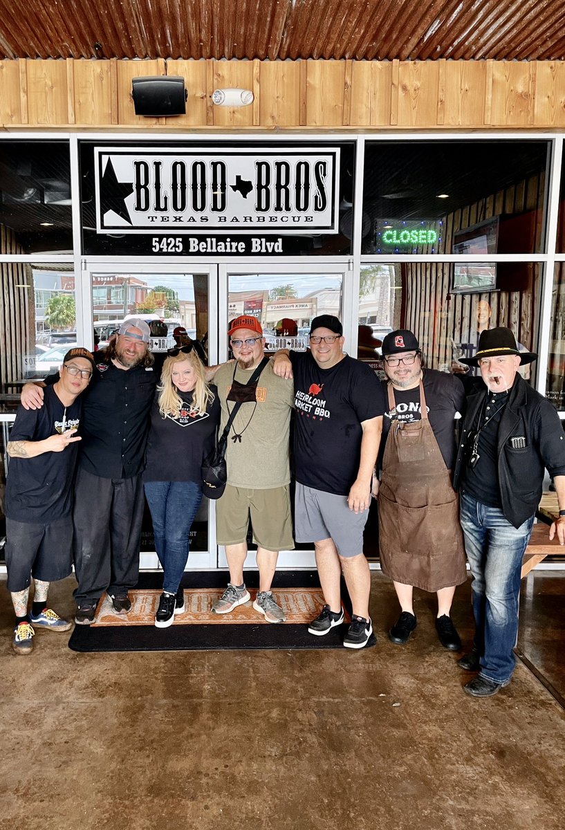 brettsbbqshop's tweet photo. Texas Monthly TM BBQ Meat Up event was awesome! The place was packed w/ #HouBBQ fans, amazing food &amp; drinks were flowing (including Armenian coffee), &amp; shenanigan level was on high. The BBQ community &amp; fam is truly spectacular. 
Have you joined the Texas Monthly TM BBQ Club yet? https://t.co/blIHsS0M2Q