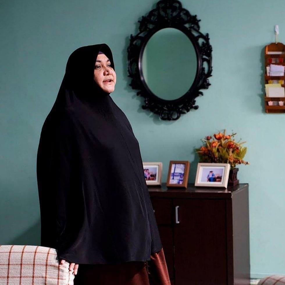 MySamudera's tweet photo. Innalillahi wa innalillahi rojiun, perginya seorang wanita 'Terlalu Teristimewa' pencinta kucing yang membela berpuluh-puluh kucing jalanan..
.
Adibah Noor, semoga rohnya ditempatkan dikalangan mereka yang beriman.

#adibahnoor #terlaluistimewa #AdibahNoor #Samudera https://t.co/6UFJbKlC8I