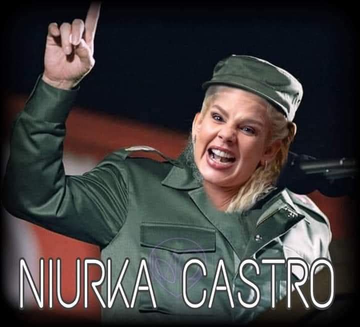 SACHIEL01's tweet photo. @itsme_jxnnyyy Niukra a saboteado el juego la producción está molesta por qué el juego no a sido pareja para nadie ...! 
Si sale lo más seguro es que ni vaya con Sandarti por qué es muy arrogante y se cree la gran cosa esa vedette en decadencia .
#fueraniurka https://t.co/oMqWcJS4Rj