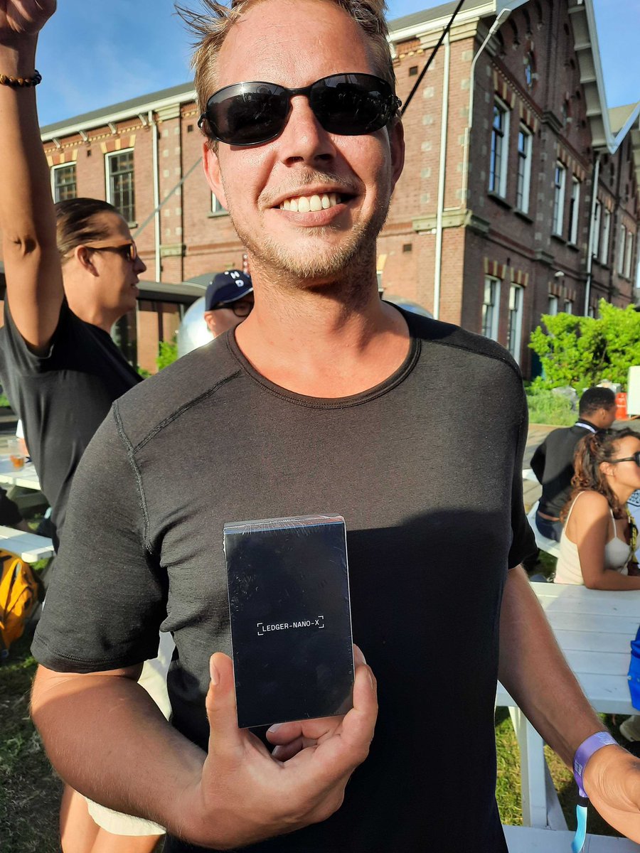 Hey <a href="/Cryptopian87/">Plof87 🗽🦒🍎 | ETHGas ⛽</a>, congratulations on winning the <a href="/Ledger/">Ledger</a> Nano-x! 

The #MetAmsHunt 2022 comes to an end! For now! 

Thank you all participants! We will be announcing NFT winners soon. <a href="/met_ams/">MET AMS</a>