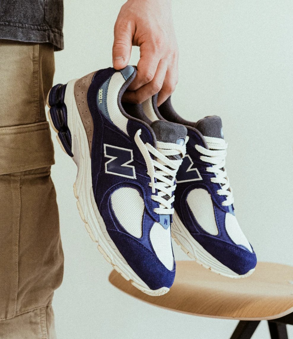 nb 2002r navy cream