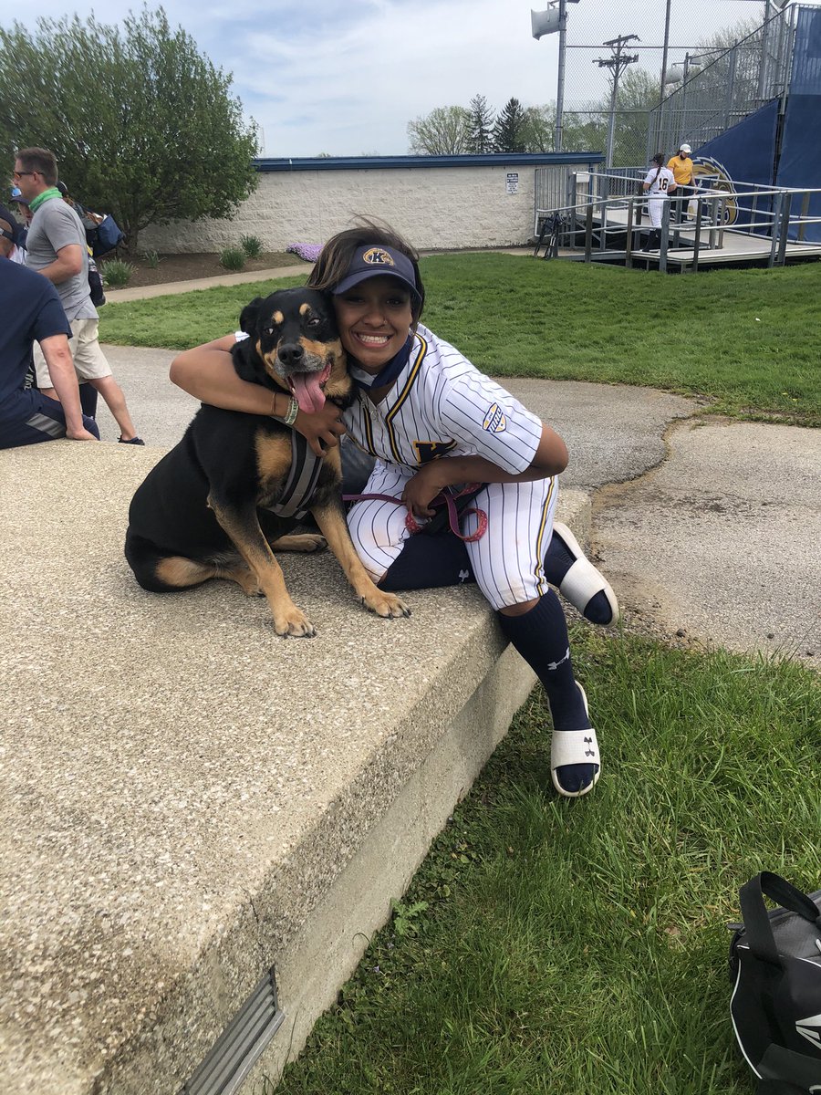 jbuck429's tweet photo. Happy Birthday Alex 🥳🎂 Hope you have an amazing n day 💙💛⚡️@KentStSoftball @a_fiske9 https://t.co/on2PlpJbfz