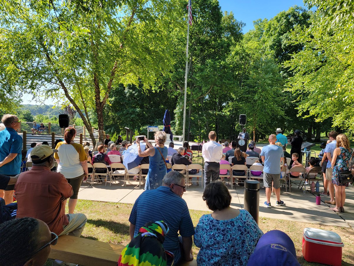 jasmin0224's tweet photo. Honored to be in attendance of this amazing moment in history. @apsumsc #fortdefiance #apsumsc #juneteenthday https://t.co/xyHSxLJhUG