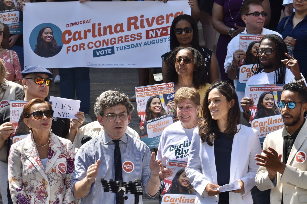 Proud to support @CarlinaRivera as our next Congress Member in NY10! Like Carlina, I was raised by this district. I know she will do everything she can to tackle the affordability crisis and fight climate change because I have seen her do it in the City Council! Let’s go!