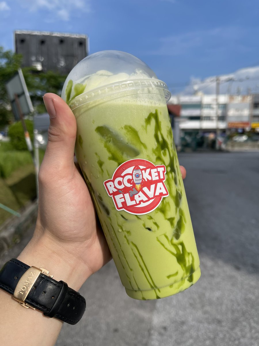 kingarep_'s tweet photo. Salam semua, saya baru buka booth @Rocketflava di padang polo Ipoh. Kami start meniaga pada pukul 3pm - 7pm. Esok siapa yang datang beli kami bagi FREE drizzle. Korang support rt pun dah bersyukur sangat 😄🙏 https://t.co/hpEKmksuy3