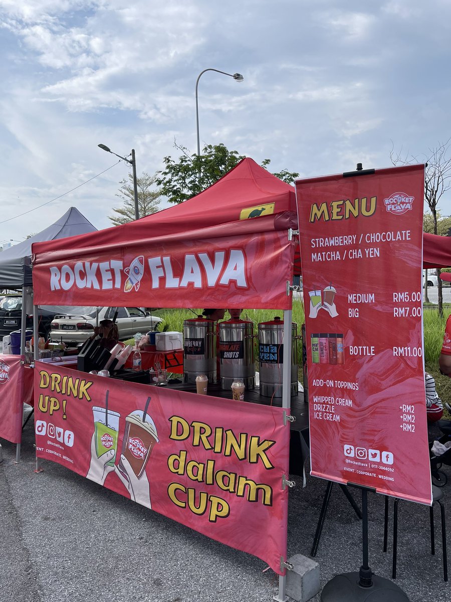 kingarep_'s tweet photo. Salam semua, saya baru buka booth @Rocketflava di padang polo Ipoh. Kami start meniaga pada pukul 3pm - 7pm. Esok siapa yang datang beli kami bagi FREE drizzle. Korang support rt pun dah bersyukur sangat 😄🙏 https://t.co/hpEKmksuy3