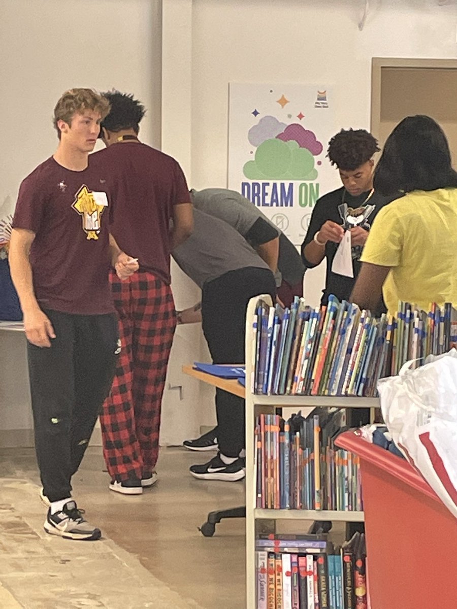 Today we have SPLIT SQUAD ACTION. One squad at MY VERY OWN BED helping to make and delivery beds to children that don’t have a bed. 

We are ECSTATIC that we can help!!
<a href="/MaxGrand6/">Max Grand</a> <a href="/GregersenColton/">Colton Gregersen</a> <a href="/ColeBerghorn22/">Cole</a> <a href="/TreyBixby_91/">Trey Bixby</a> @myveryownbed <a href="/joey_gerlach/">Joey Gerlach</a>