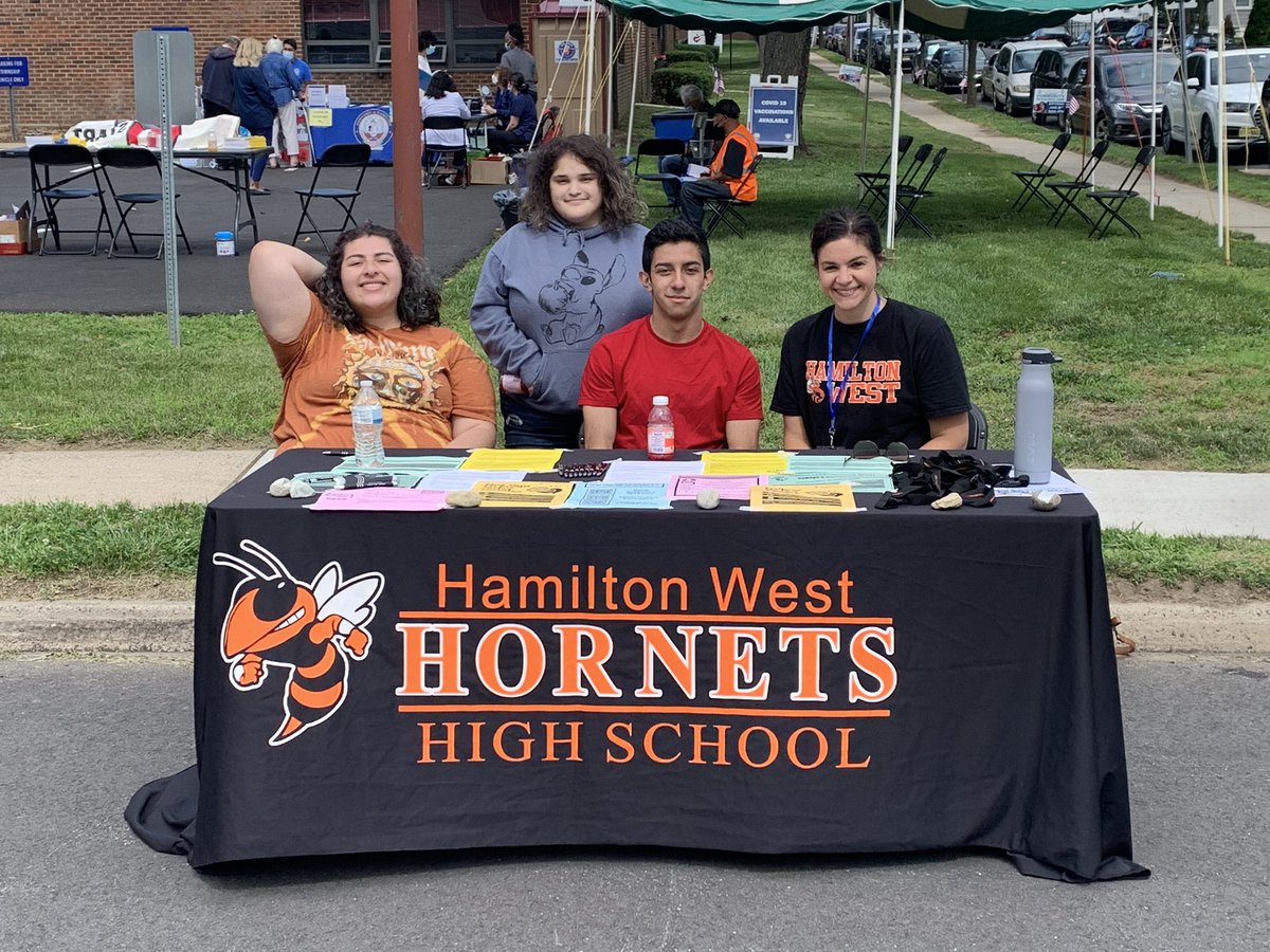 Representing @HTSD_West at the John O. Wilson Center Community Resource Fair! Stop by and see us from 10-2 😊🐝