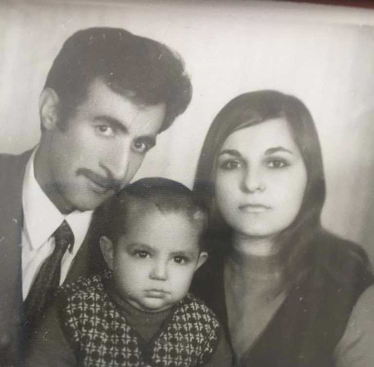 faruk__tatar's tweet photo. Güven duymayı,pes etmemeyi, sabretmeyi..Baba şefkati taşıyan öğretmenlerimiz,babalık yapan annelerin,ülkenin çocukları vatansız kalmasın diye,kendi çocuklarını babasız bırakmayı göze alan kahraman şehitlerimizi,kendi BABAM gibi ahirete irtihal eden babalarımız günü kutlu olsun https://t.co/1nXi3oURJF