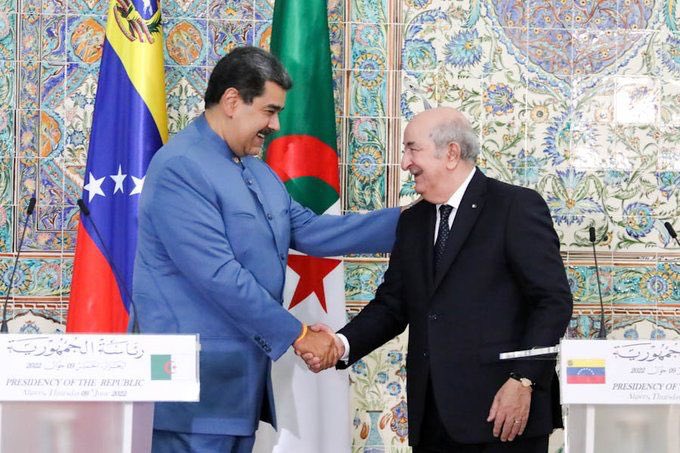 vladimirpadrino's tweet photo. Hemos recibido a nuestro C/J @NicolasMaduro luego de una exitosa gira internacional euroasiática, con resultados prometedores para nuestra Patria. Es definitivamente otra victoria de la geopolítica bolivariana que reafirma la existencia de un nuevo mundo. ¡VENEZUELA EN MARCHA! https://t.co/iLlkSr8d9N
