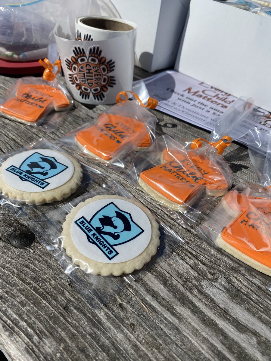 LilJewlez's tweet photo. LBK is on Field 1 (Stadium) raising funds for Every Child Matters 🧡 Grab a yummy cookie 🧡 enter in our draw- a autographed  Cary Price jersey and 2 different pieces of beautiful artwork 
🧡donate $1 ECM stick sticker &amp; $2 ECM water bottle sticker @OWFLacrosse @OntarioLacrosse https://t.co/wtRElQp3nI