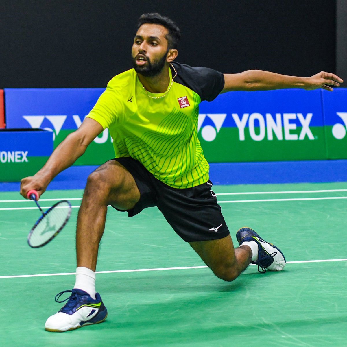 BAI_Media's tweet photo. A fine run at #IndonesiaOpen2022 comes to an end for @PRANNOYHSPRI as he goes down 16-21, 15-21 against 🇨🇳's Zhao Jun Peng 💔

Well played champ 👏

#BWFWorldTour
#Badminton https://t.co/9gbhRsBHCC