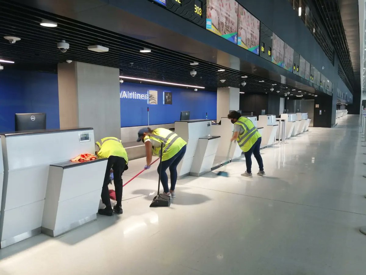 panpacificoaero's tweet photo. Continuamos en la fase de limpieza profunda de la Terminal 2, en preparación a la apertura total el próximo miércoles 22 de junio.
☝🔼🙌😎
#LaPrimeraSonrisaEnRecibirte
#Panamá
#HubDePanamá✈
#TocumenTeCuida🇵🇦 https://t.co/8q08XtfRfA