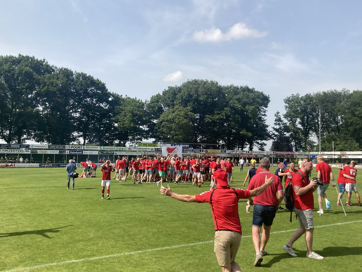 Hulzense Boys tweet media