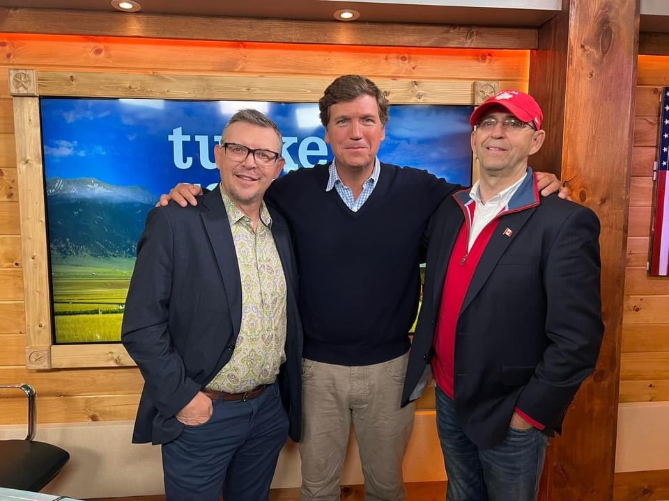 Canadians4Truth's tweet photo. Our team was excited to connect with Tucker Carlson from Fox News! Once again, Theo was battling in the corners representing Canadians.
To keep getting the message out, visit https://t.co/35GXOMthLv to sign up and become part of the movement to restore truth in media. #foxcanada https://t.co/RLumaCq8iN