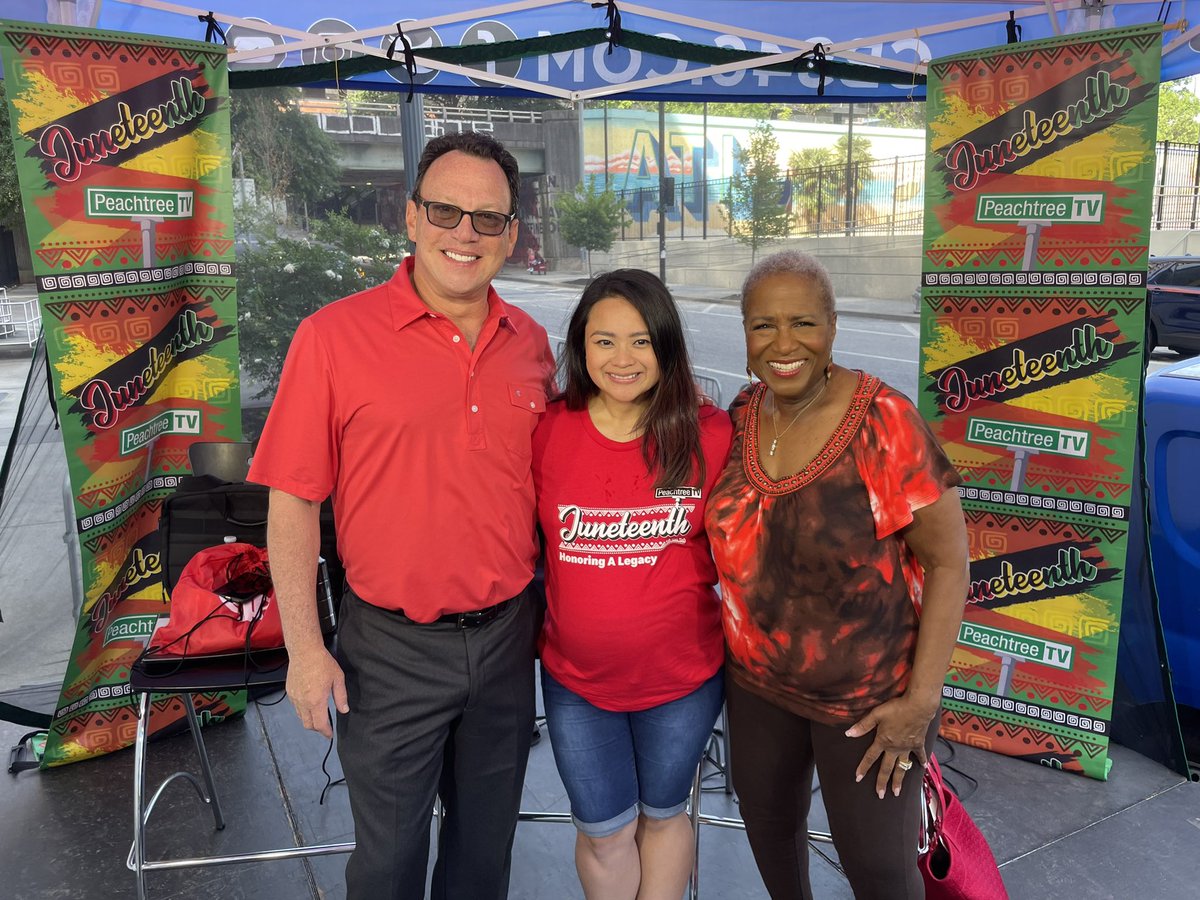 MalisaMSWest's tweet photo. Getting ready to switch for our #JuneteenthOnPeach #JuneteenthATL @cbs46 #juneteenth2022 with our hosts @MonicaKPearson @RickFolbaum https://t.co/Pq4M8uIKoe