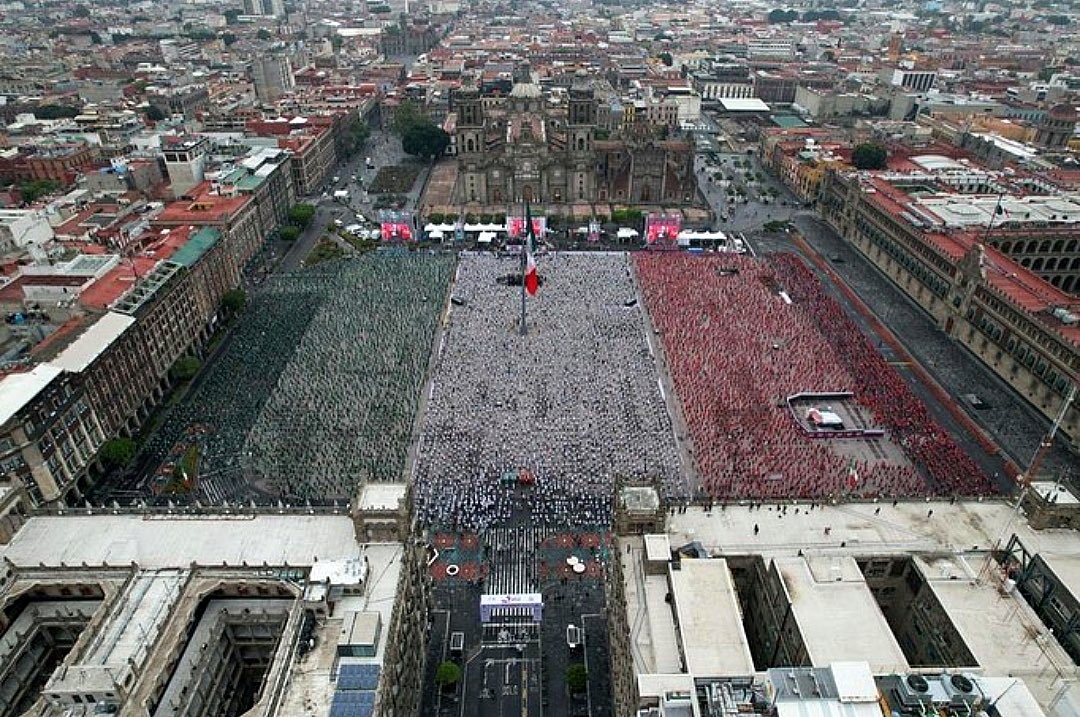 VanConstruyendo's tweet photo. La clase de box más grande de la historia, nos regala ésta maravillosa postal 🥊
 #megaclasedebox 
@GobCDMX https://t.co/YD6anmXImA