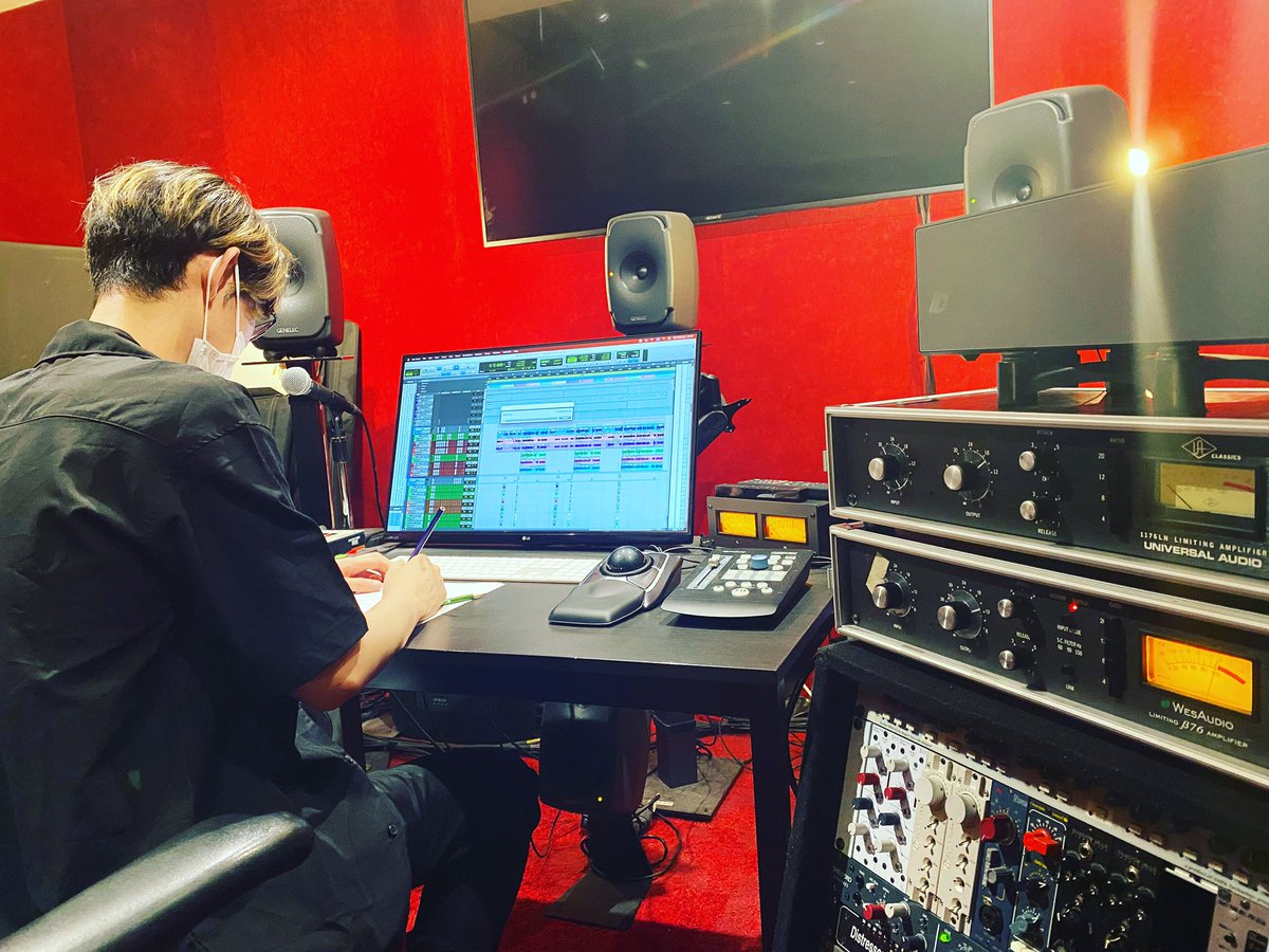 Shinnosuke_Syn's tweet image. Mix 作業完了‼︎
エンジニアの片山さん、2曲続けて細かいリクエストもしっかり応えてくださってありがとうございます🙏
満足じゃ。

#mix #trackdown #studio #engineer #compose #arrangement