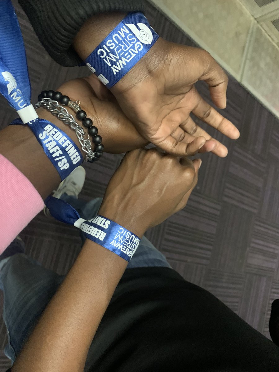 eargroundtv's tweet photo. #REDIFINED | earGROUND STAFF !!! at the #filluphicc
#newvoicesamplified #filluphicc #earground https://t.co/gxe2evDQMY