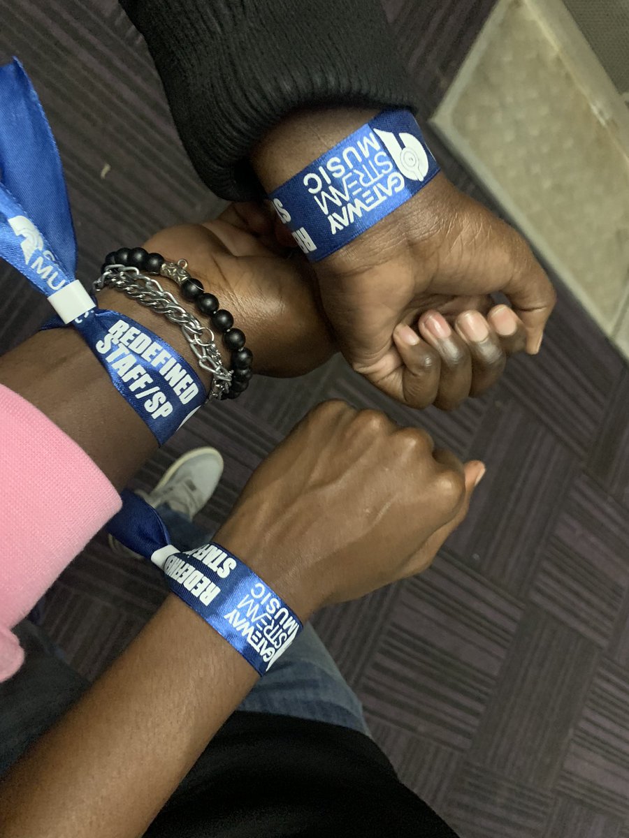 eargroundtv's tweet photo. #REDIFINED | earGROUND STAFF !!! at the #filluphicc
#newvoicesamplified #filluphicc #earground https://t.co/gxe2evDQMY