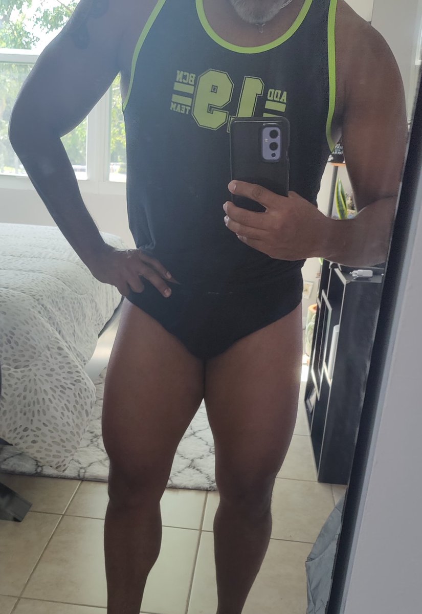 Mizig26's tweet photo. Small changes are starting to show up. Leg muscles are beginning to grow.
#papi #legs #fitness #workingout #gaypapi #gay #scruffdaddy #bringit https://t.co/2OCzzCkNp5