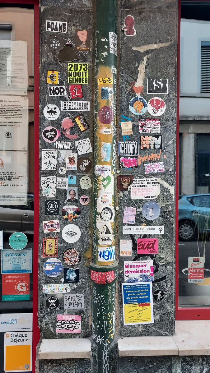 staldera's tweet image. Convergence des luttes #stickerwall