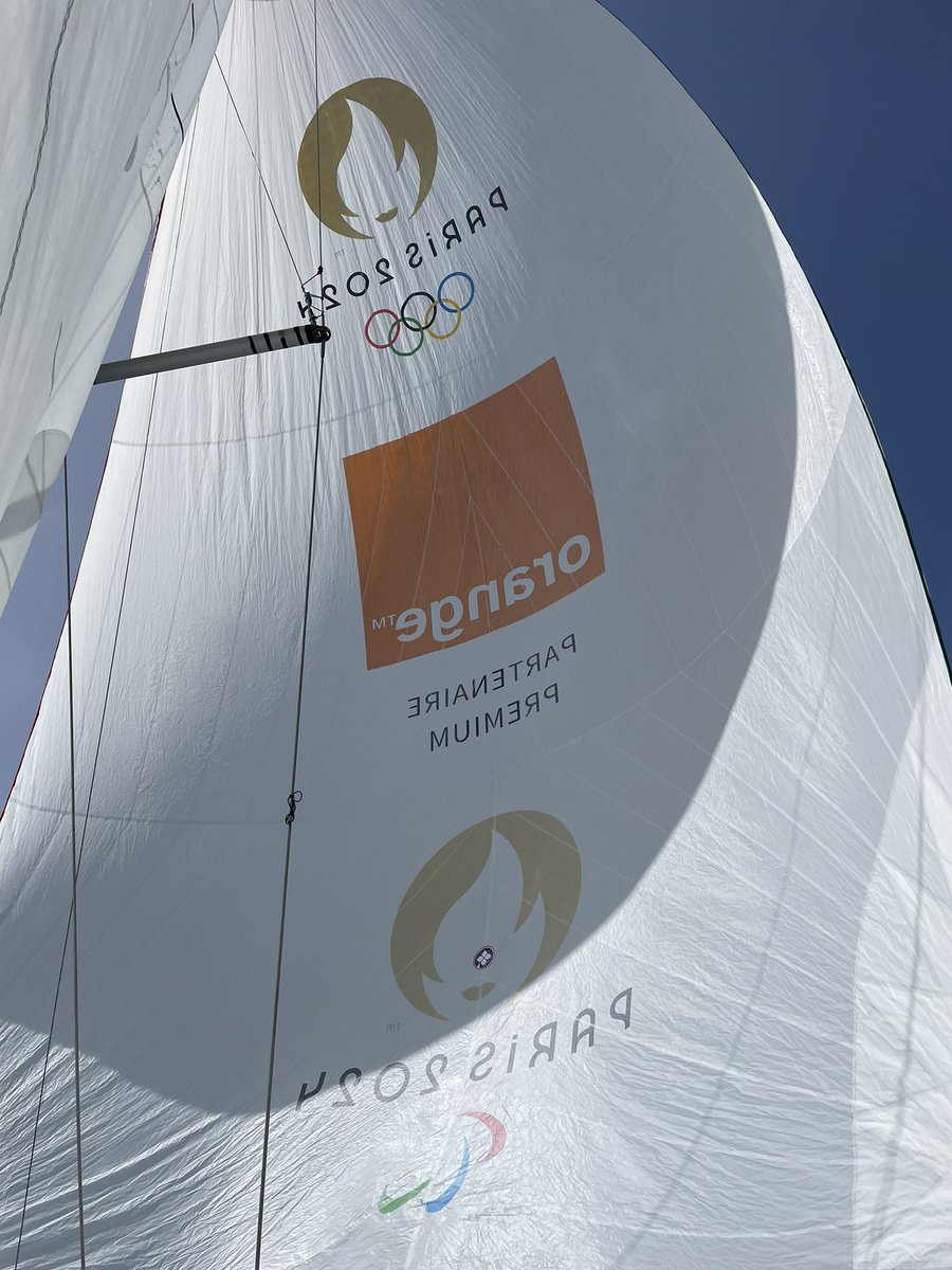 Très fier d’arborer le spi du partenariat <a href="/Orange/">Orange</a> <a href="/Paris2024/">Paris 2024</a> à l occasion de l’#ArmorCup2022 cc <a href="/Cheydema/">Christel Heydemann</a> <a href="/fabiennedulac/">Fabienne Dulac</a> <a href="/BeaMandine/">Beatrice Mandine</a> <a href="/gsirvenvienot/">Sirven-Vienot Geoffroy</a> <a href="/ArmorCup/">ArmorCup</a>