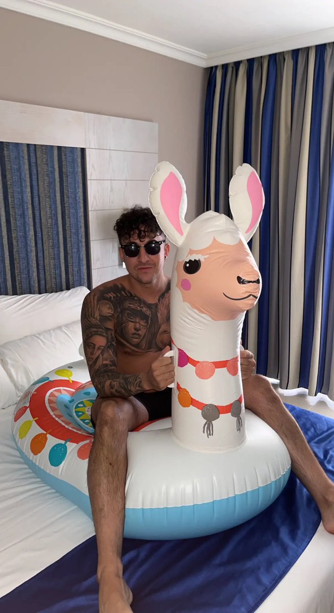 ryanthomson_'s tweet image. 