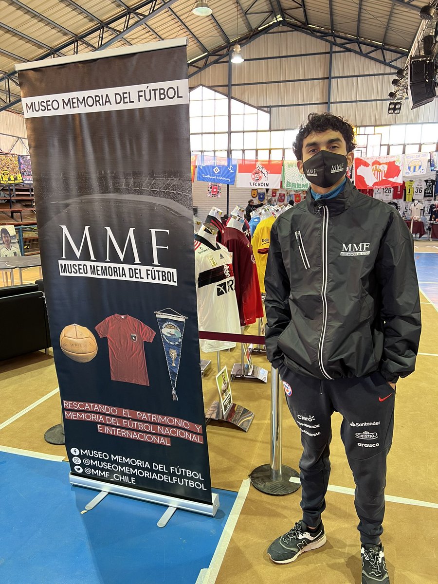 SebaVMadrid's tweet photo. Seguimos con @MMF_Chile llevando el patrimonio del fútbol a todos los rincones. Celebrando el día del padre en Marchigüe con la Expo Fútbol 2022. https://t.co/Z70GQv9yO7
